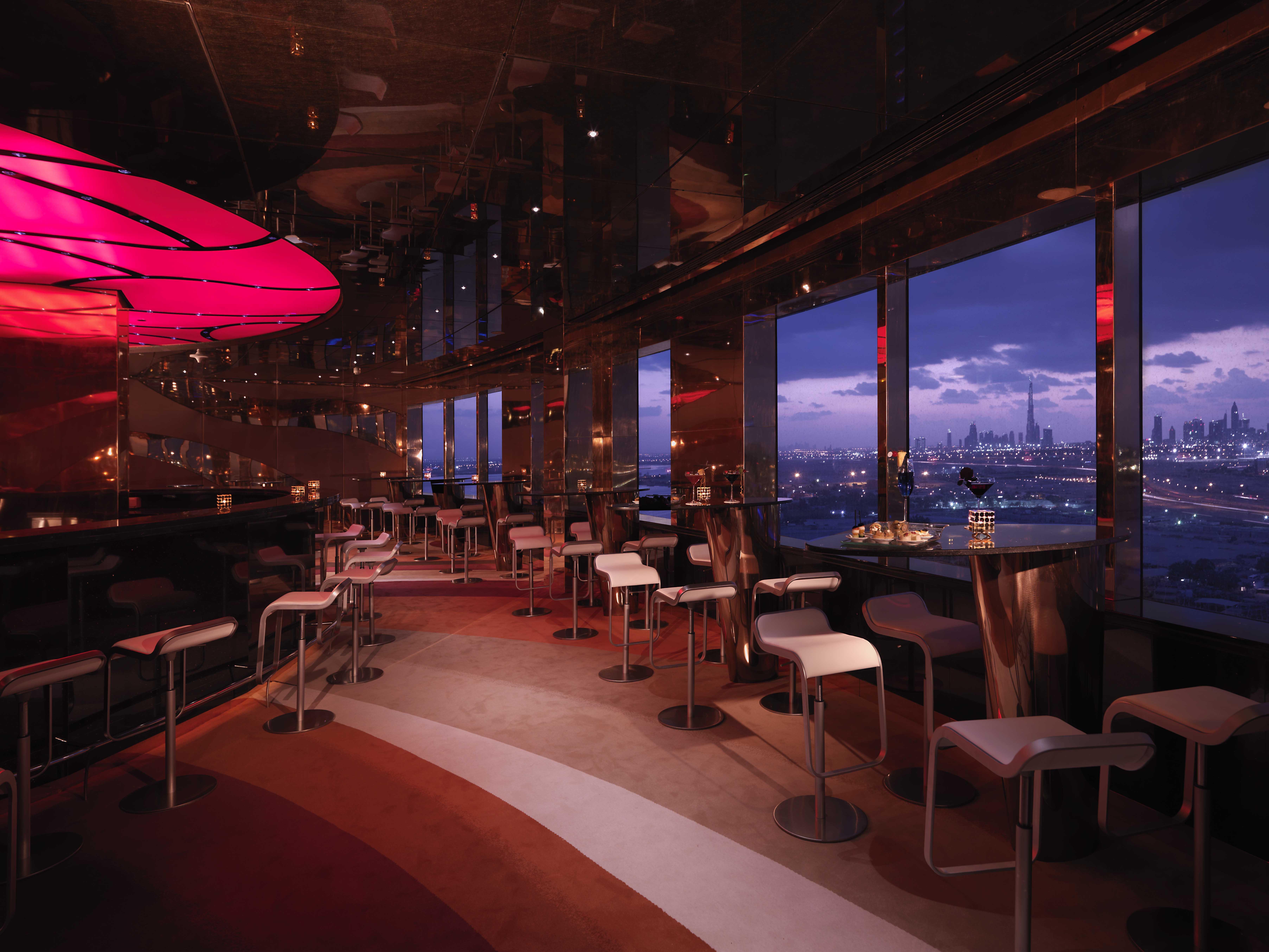 Intercontinental Dubai Festival City By Ihg Nhà hàng bức ảnh The interior of the bar