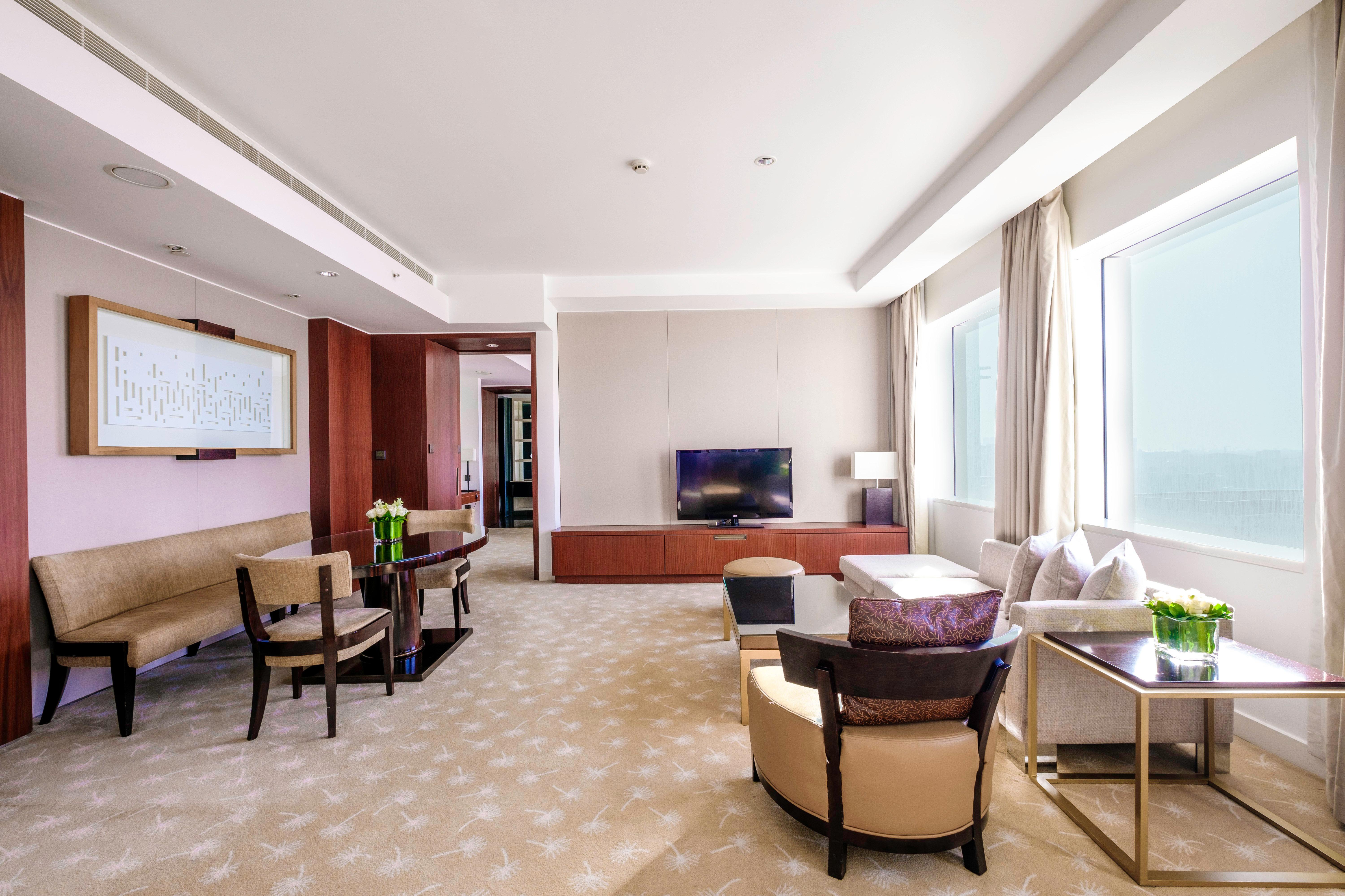 Intercontinental Dubai Festival City By Ihg Ngoại thất bức ảnh A suite at the hotel
