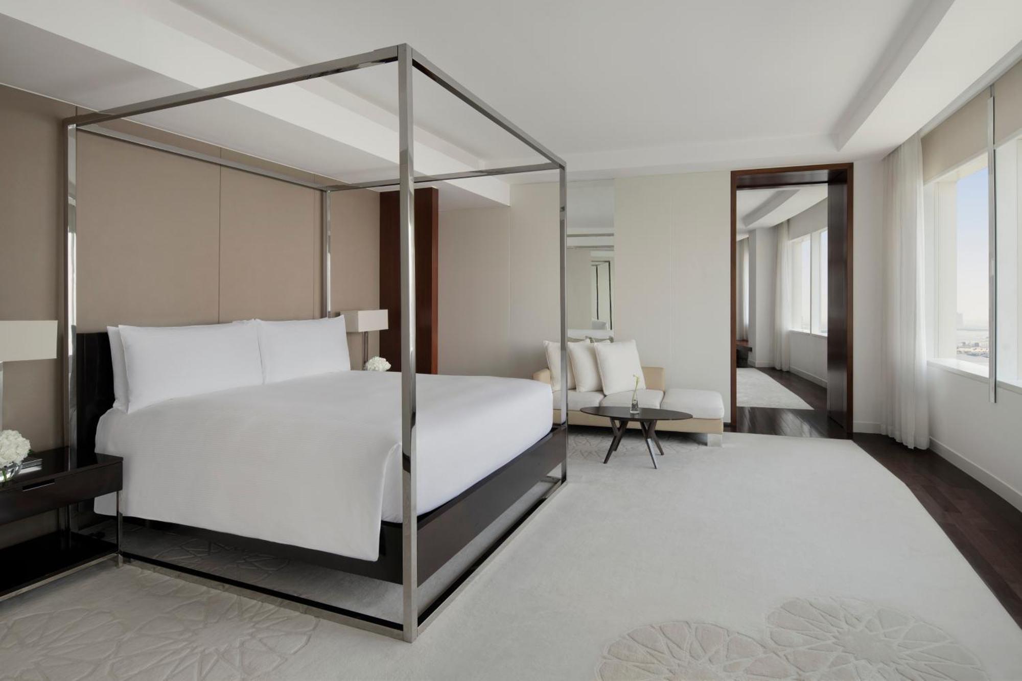 Intercontinental Dubai Festival City By Ihg Ngoại thất bức ảnh A bedroom at The Ritz-Carlton, Boston
