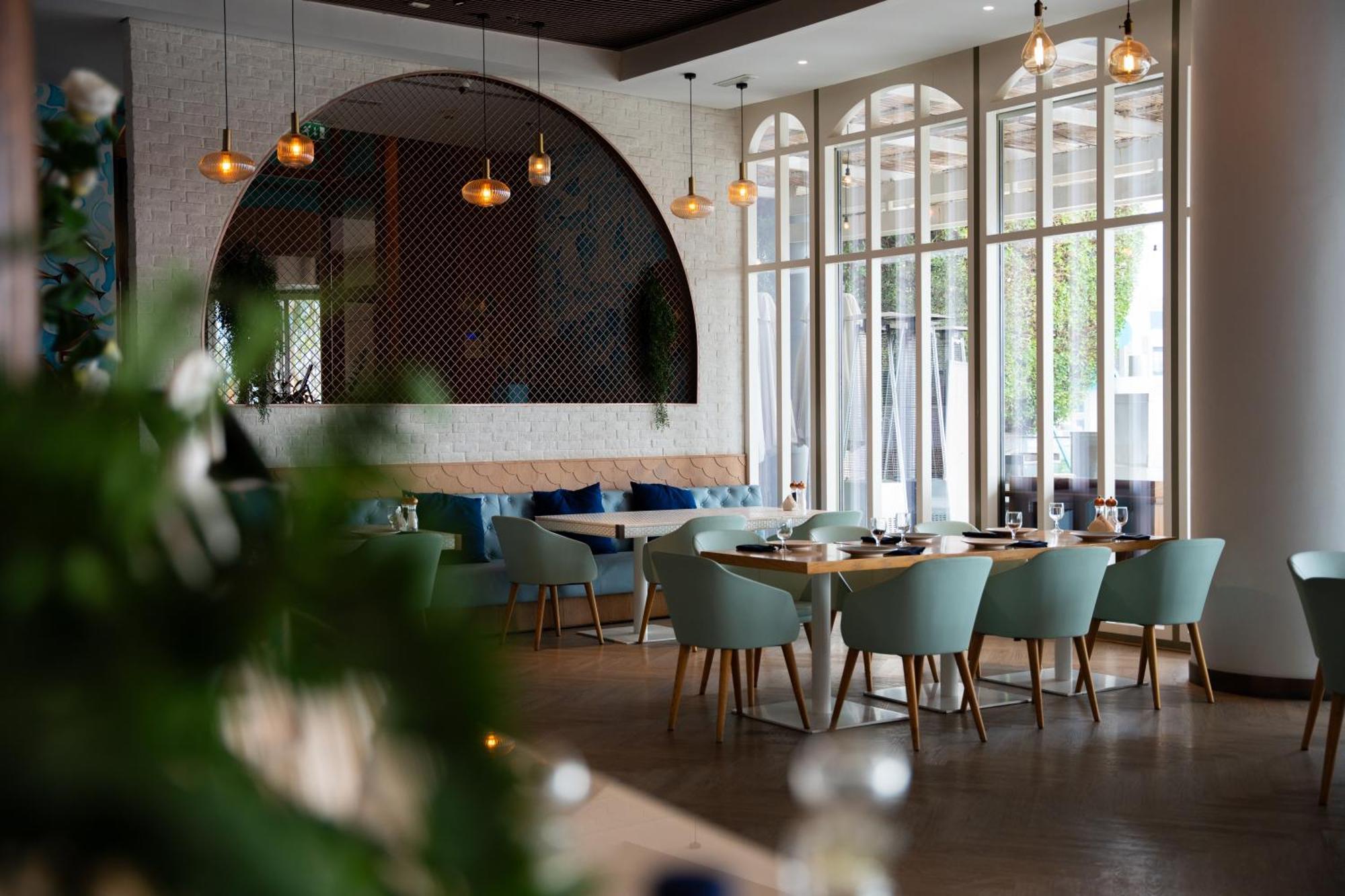 Intercontinental Dubai Festival City By Ihg Ngoại thất bức ảnh Restaurant interior