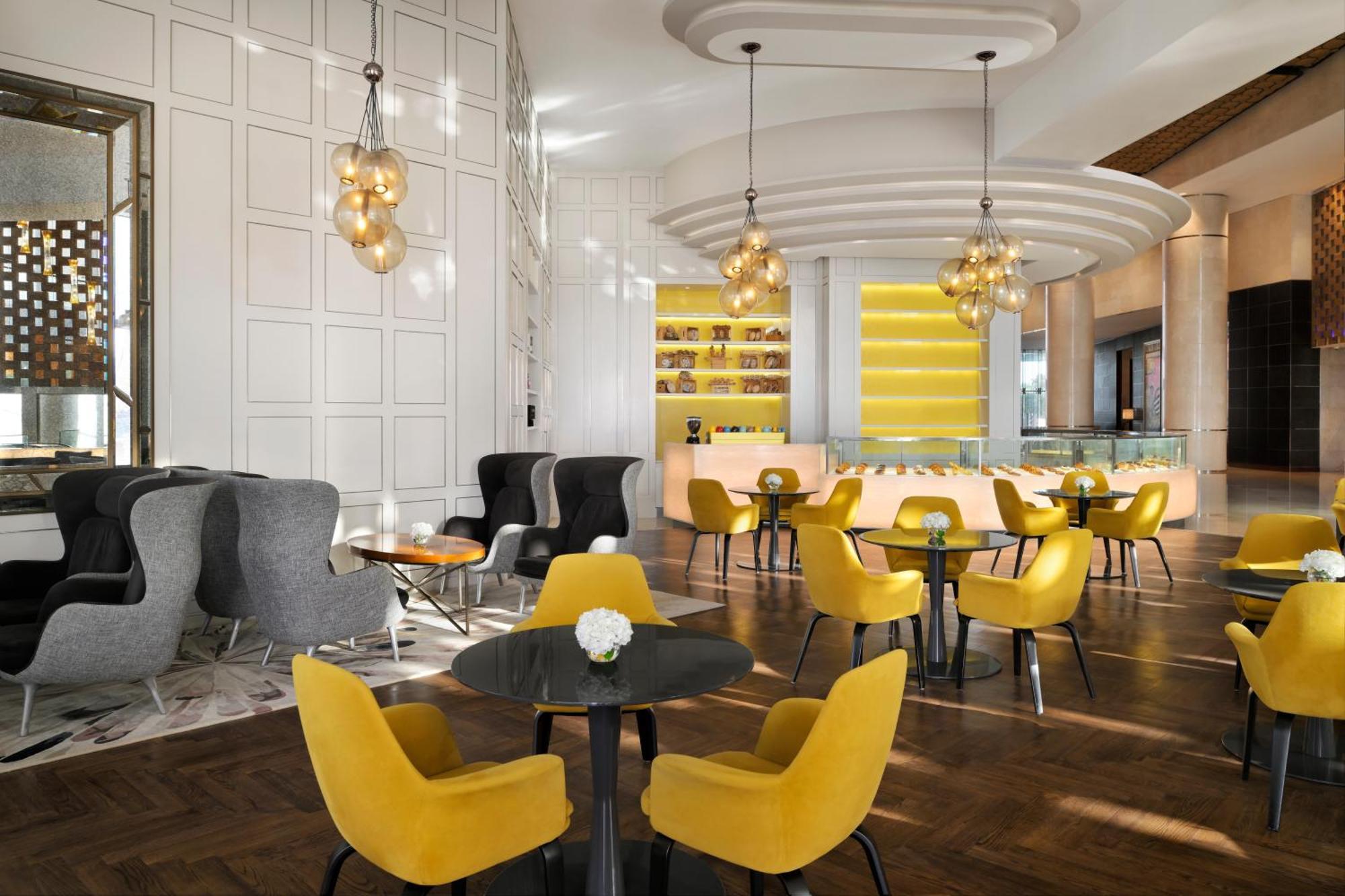 Intercontinental Dubai Festival City By Ihg Ngoại thất bức ảnh The Lounge at the airport