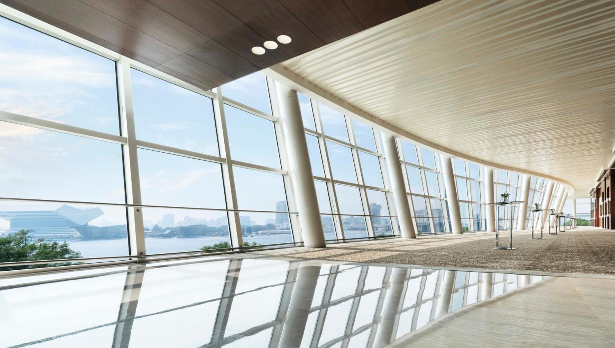 Intercontinental Dubai Festival City By Ihg Ngoại thất bức ảnh Interior of the Hong Kong Convention and Exhibition Centre