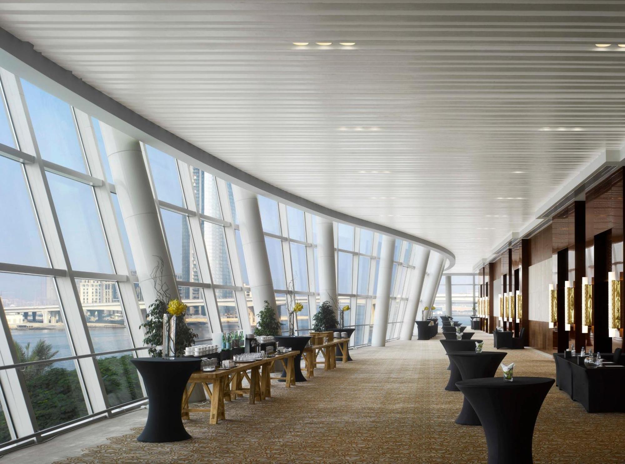 Intercontinental Dubai Festival City By Ihg Ngoại thất bức ảnh The 360° Sky Lounge