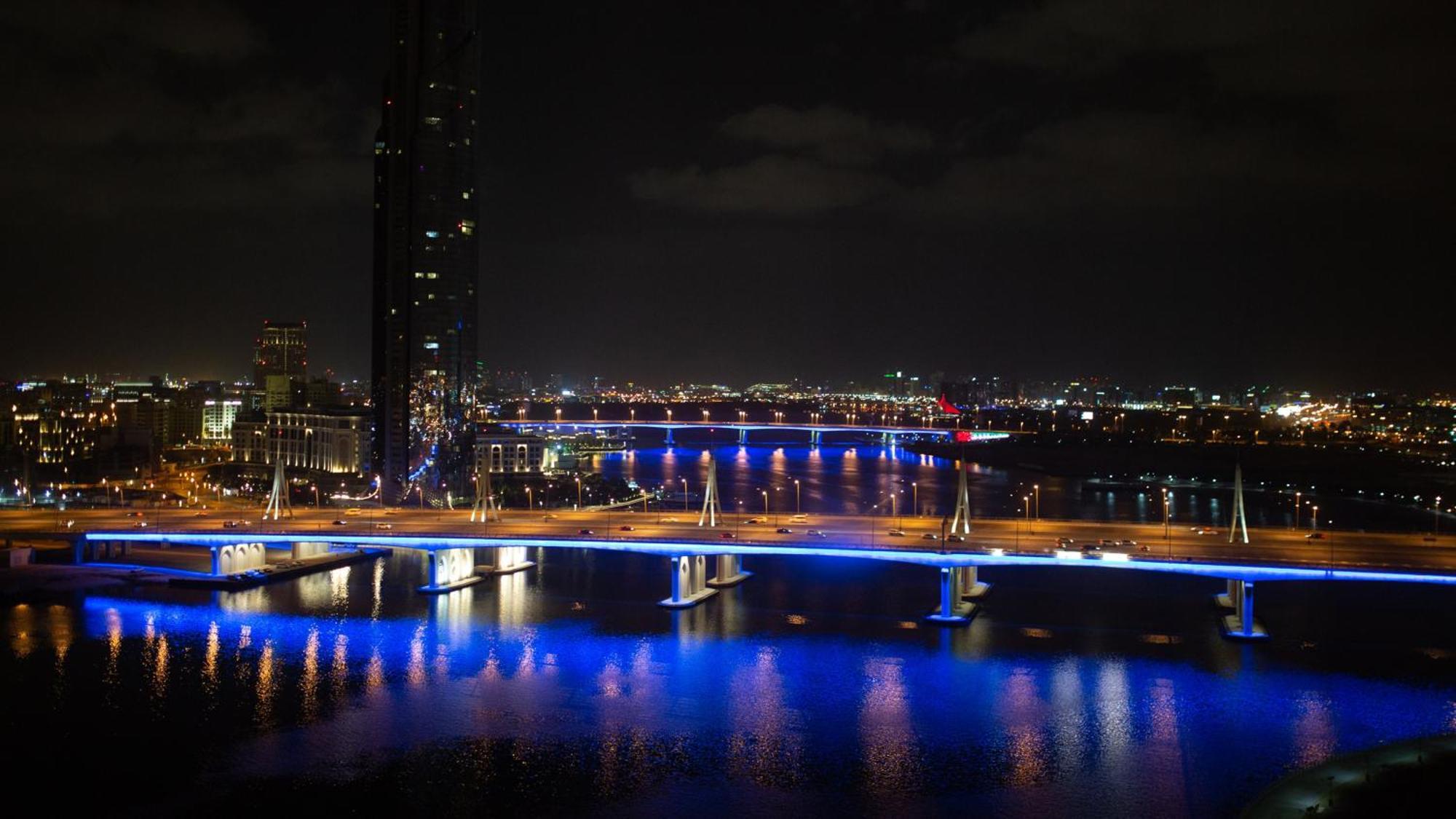 Intercontinental Dubai Festival City By Ihg Ngoại thất bức ảnh Victoria Bridge at night